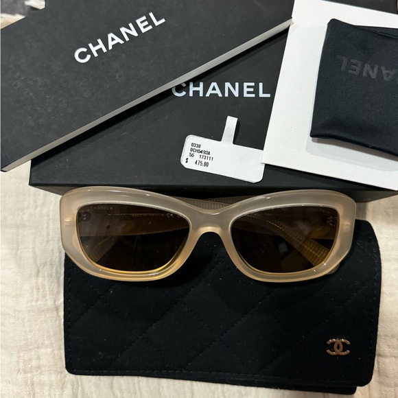 Chanel Rectangle Sunglasses Acete Dark Beige and Light gold Ref.5493 - Picture 12 of 12